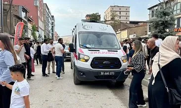 Yoldan geçen doktorun kahramanca müdahalesi: 1 yaşındaki bebeğin canını kurtardı! #hakkari