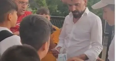 Şırnaklı muhtardan örnek davranış Tüm maaşını geziye giden öğrencilere bağışladı #sirnak