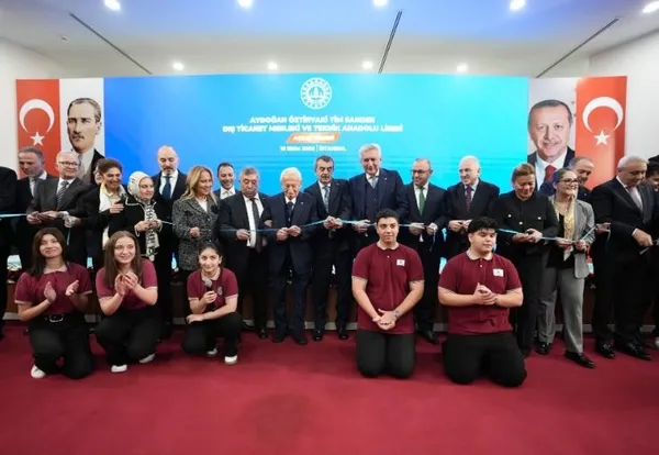lise-acan-bakan-yusuf-tekin-turkiyedeki-herkes-demokrasiden-yana-tavir-almali-1792163301260.jpg