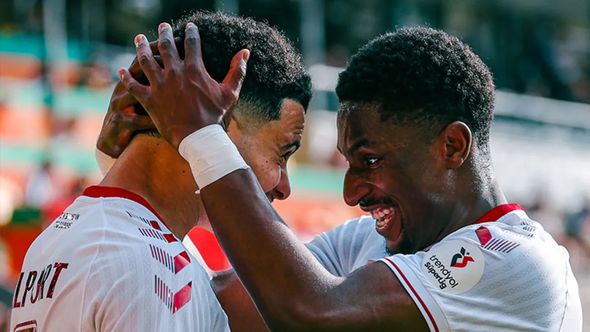 Samsunspor, Alanyaspor deplasmanında 3 golle kazandı! Samsunspor, Alanyaspor deplasmanında 3 golle kazandı!