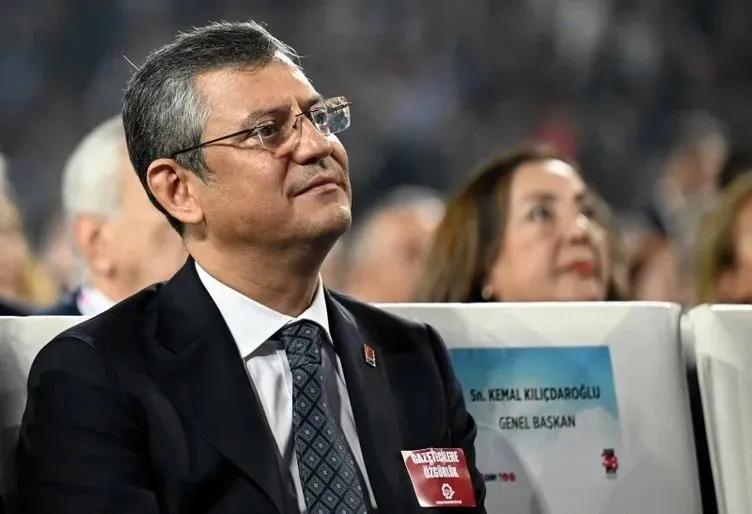 CHP yeni genel başkanı son dakika belli oldu! 38. Olağan Kurultayı 2. tur seçim sonucuyla CHP genel başkanı kim oldu, Kemal Kılıçdaroğlu mu Özgür Özel mi?