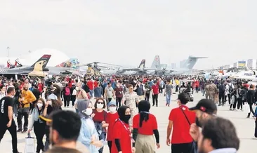 Yağmura rağmen ziyaretçi akını sürdü