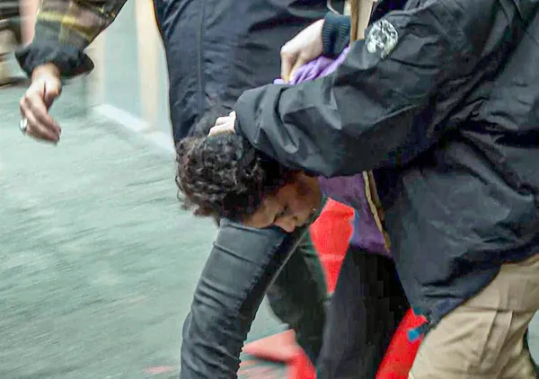 son-dakika-iste-pkkli-terorist-ahlam-albashirin-savciliktaki-ilk-ifadesi-cantayi-birak-oradan-ayril-1668700830712.jpg Son dakika | İşte PKK'lı terörist Ahlam Albashir'in savcılıktaki ilk sözleri: 'Çantayı bırak oradan ayrıl'