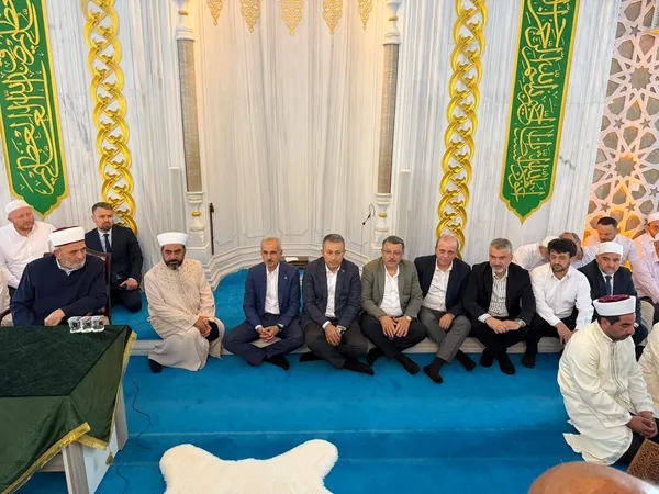 623-genc-hafiz-dualarla-icazet-aldi-1784973196999.jpg