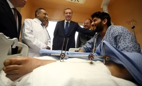 Başbakan Libyalı yaralıları ziyaret etti