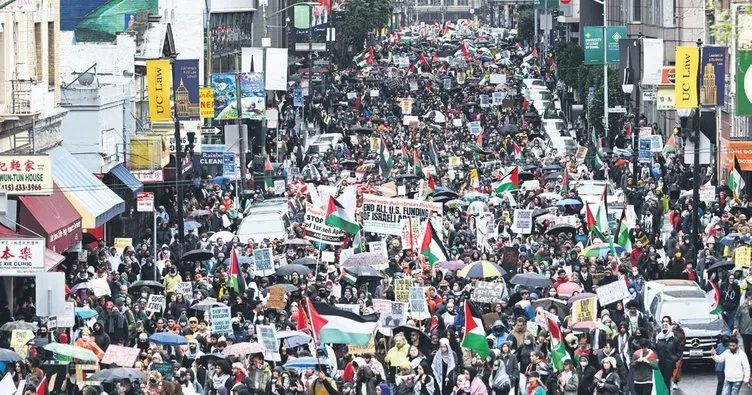 Netanyahu’ya öfke dinmiyor: 100 bin kişi sokağa indi