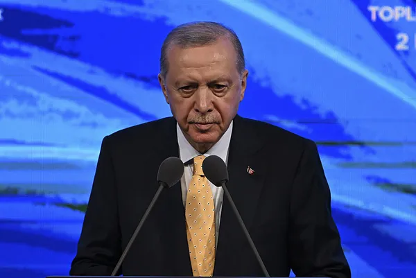 son-dakika-baskan-erdogandan-sosyal-medya-duzenlemesi-aciklamasi-ailelerin-talep-ettigi-bir-adimi-atiyoruz-1775204468491.jpg SON DAKİKA | Başkan Erdoğan'dan sosyal medya düzenlemesi açıklaması: Ailelerin talep ettiği bir adımı atıyoruz