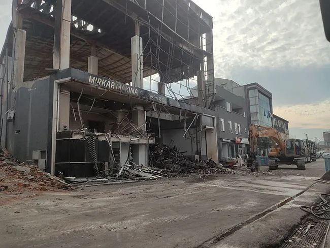 dilovasindaki-yanginin-bilirkisi-raporu-tamamlandi-uygunsuz-uretim-kacak-kat-eksik-denetim-1765389550706.jpg (800×600)