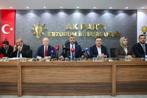 erzurumda-ak-partinin-kurulusunun-25-yil-donumune-iliskin-aciklama-1786455870034.jpg