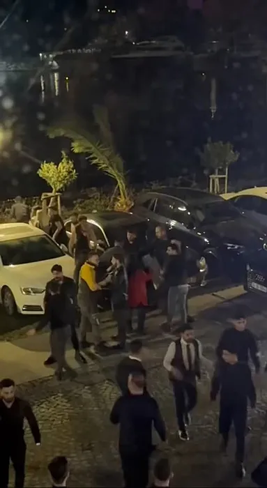 Alkollü grup ve mekan çalışanları arasındaki kavga kötü bitti: 2 kişi ağır yaralandı!
