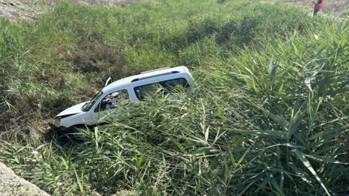 Isparta’da su kanalına devrilen otomobildeki 1 kişi öldü Isparta’da su kanalına devrilen otomobildeki 1 kişi öldü