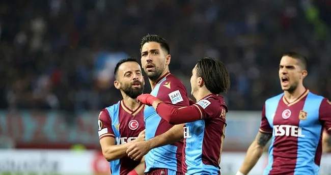 Son dakika Trabzonspor haberleri: Ferencvaros'u yıkan Bakasetas tarihe geçti!