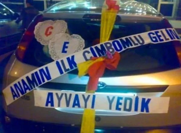 Gelin arabalarındaki enteresan yazılar