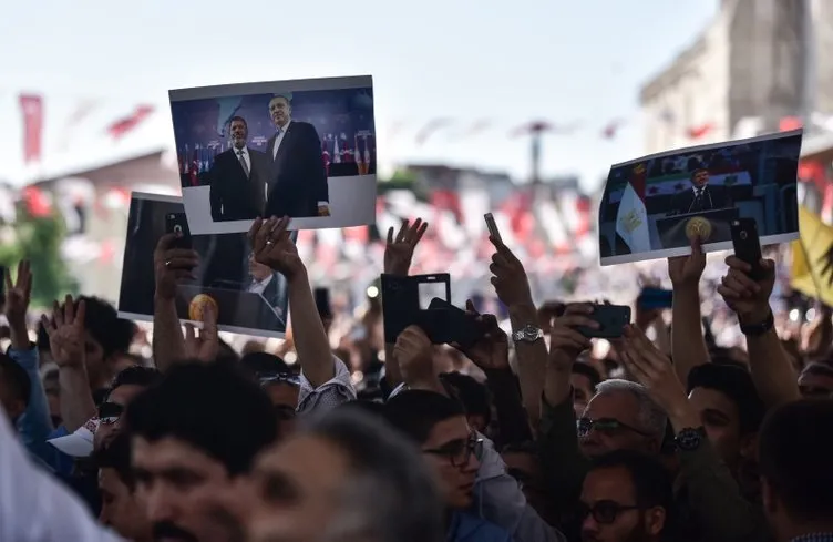 Muhammed Mursi için dünyanın dört bir yanında gıyabi cenaze namazı kılındı