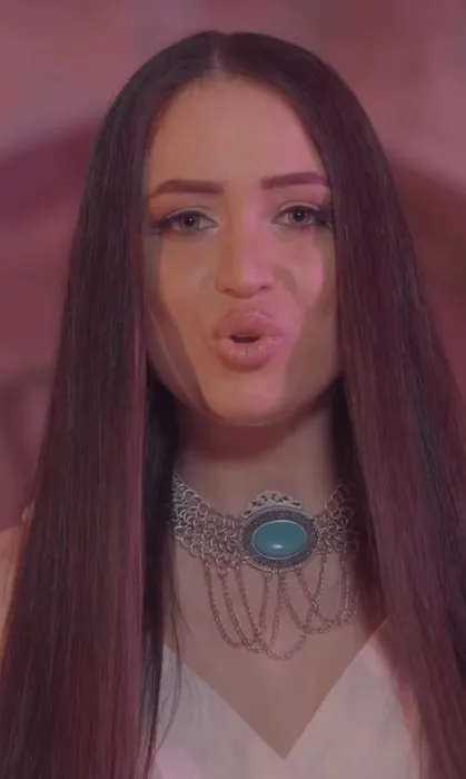 Genç şarkıcı Mutlu Kaya adeta küllerinden yeniden doğdu! Eski sevgilisi başından vurdu, engelli kaldı ama Mutlu Kaya azmetti, başardı...