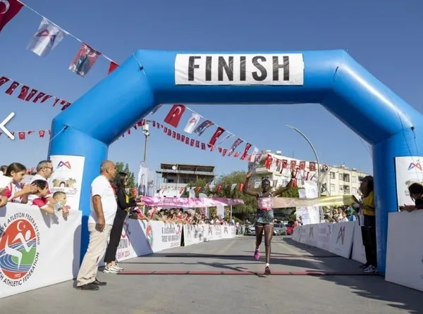 16uluslararasi-tarsus-yari-maratonu-yapildi-1729431993184.jpg