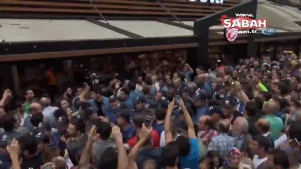 Başkan Erdoğan Rize’de bir kafeye girerek vatandaşlarla sohbet etti
