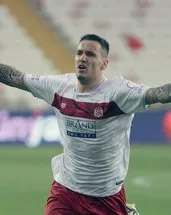 Rey Manaj Sivasspor’a veda etti