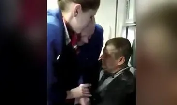Uçağı birbirine katan yolcu hostes koltuğuna bağlanarak durdurulabildi