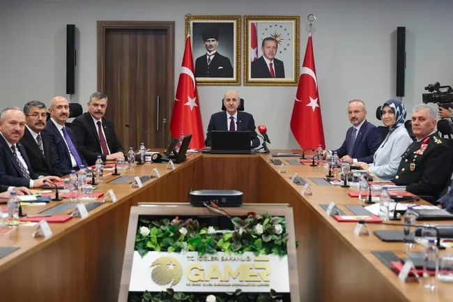 terorsuz-turkiye-icin-kritik-toplanti-icisleri-bakani-ciftciden-net-mesaj-1786544495518.jpg “Terörsüz Türkiye” için kritik toplantı! İçişleri Bakanı Çiftçi’den net mesaj