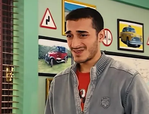 Akasya Durağı’nda ’çapkın çaycı Ali Kemal’ olarak tanınmıştı... Ateş Fatih Uçan yıllar sonra ortaya çıktı! ’Hiç değişmemiş hala aynı’