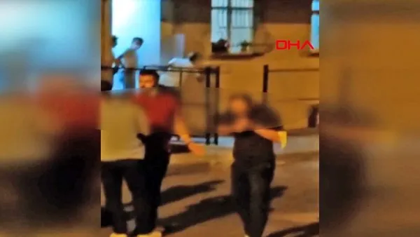 Son Dakika Istanbul Kucukcekmece De Dehset Anlari Kadinin Cigliklarini Duyan Mahalleli Video Videosunu Izle Son Dakika Haberleri