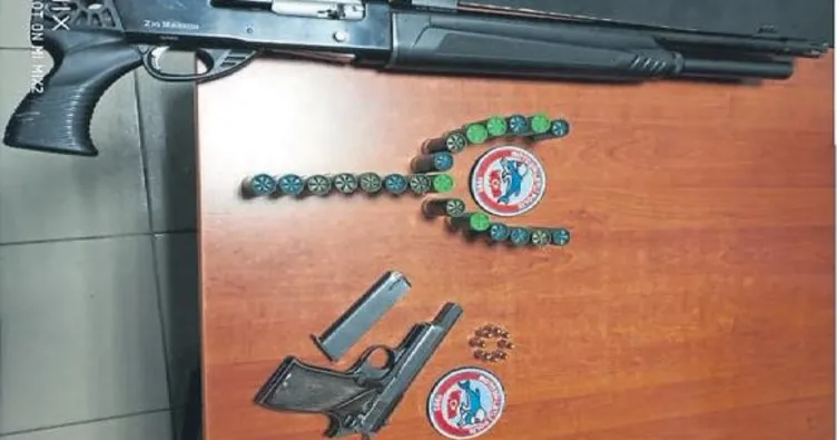 Yunuslar silahlı şahısları yakaladı