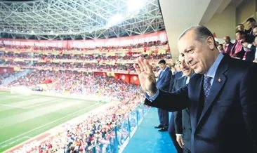 Başkan Erdoğan Lefkoşa’da yeşil sahaya çıkıyor