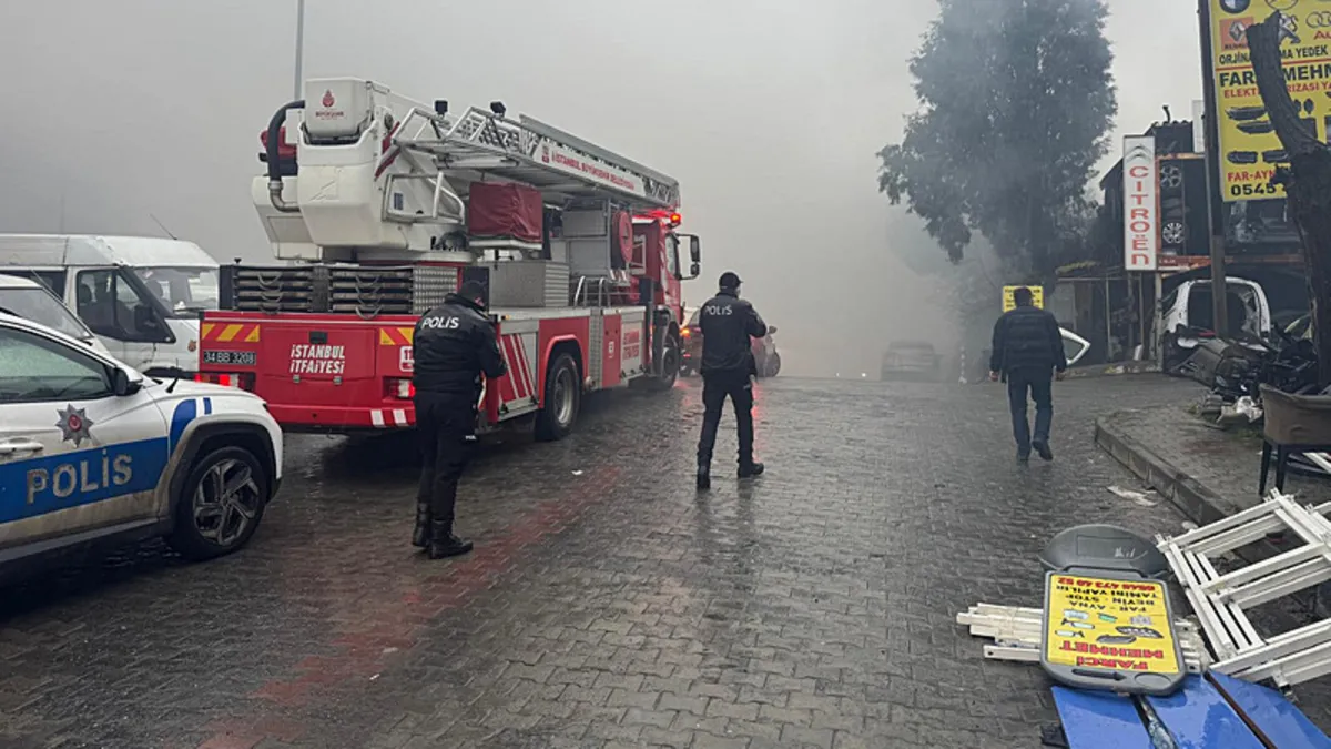 SON DAKİKA | Başakşehir’de sanayi sitesinde yangın! SON DAKİKA | Başakşehir’de sanayi sitesinde yangın!