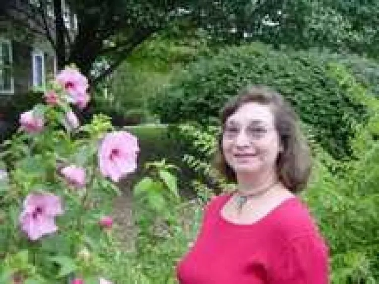 Yeşilçam’da masum güzelliğiyle hafızalara kazınmıştı! Meraklı Köfteci’nin Fatma’sı Gölgen Bengü’nün son hali gündeme bomba gibi düştü!