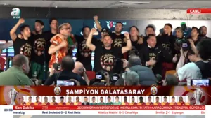 Okan Buruk’a sulu baskın! İşte o anlar