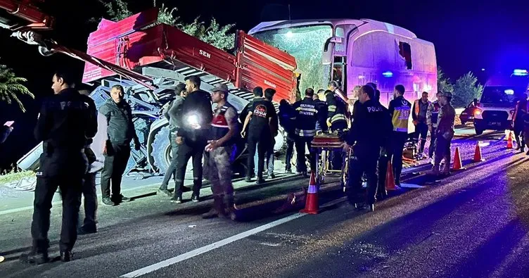 Erzurum’da feci kaza: 2 ölü 14 yaralı