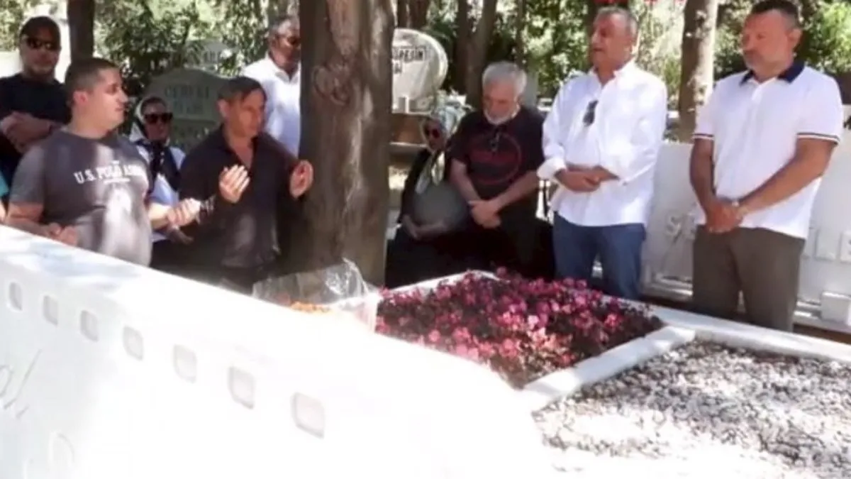 Kemal Sunal, vefatının 25'inci yıl dönümünde kabri başında anıldı!