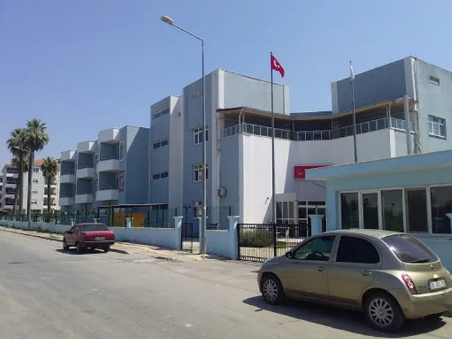 son-dakika-izmirdeki-huzurevinde-igrenc-olay-kadin-bakim-gorevlisini-taciz-etti-1615458631265.jpg İzmir'deki huzurevinde müdür yardımcısı, görevli kadını taciz etti - 1