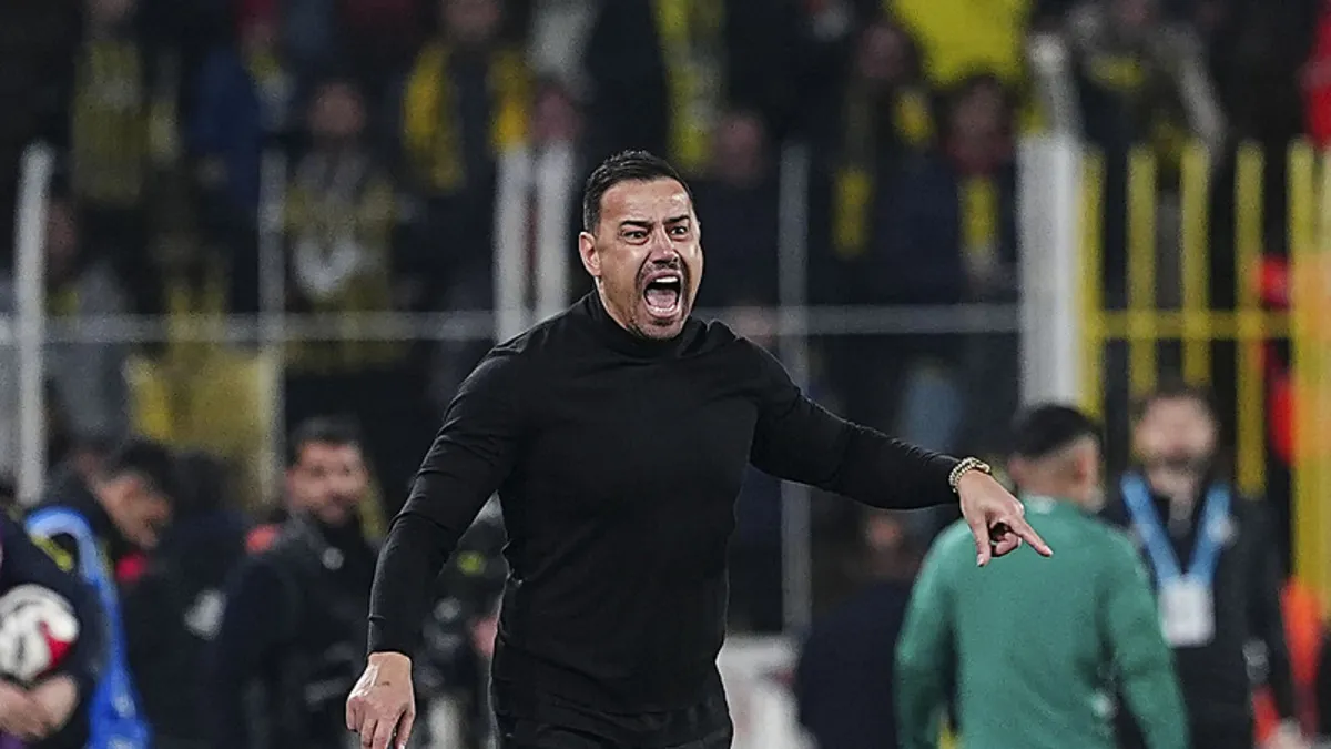 Çağdaş Atan’dan Fenerbahçe maçı sonrası VAR tepkisi! Çağdaş Atan’dan Fenerbahçe maçı sonrası VAR tepkisi!