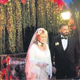 Zerrin Özer dünyaevine girdi