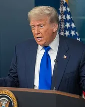 Trump: Hürmüz’ü elimizde tutacağız