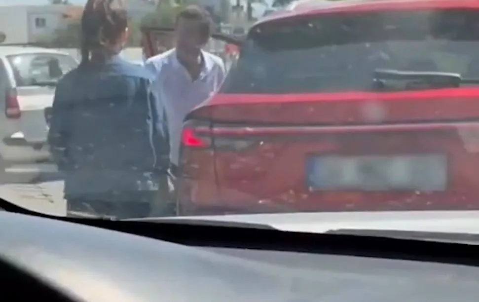 Oyuncu İlker Aksum trafikte kavga etmişti! Kendini böyle savundu...