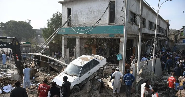 Pakistan’da patlama! 12 kişi hayatını kaybetti