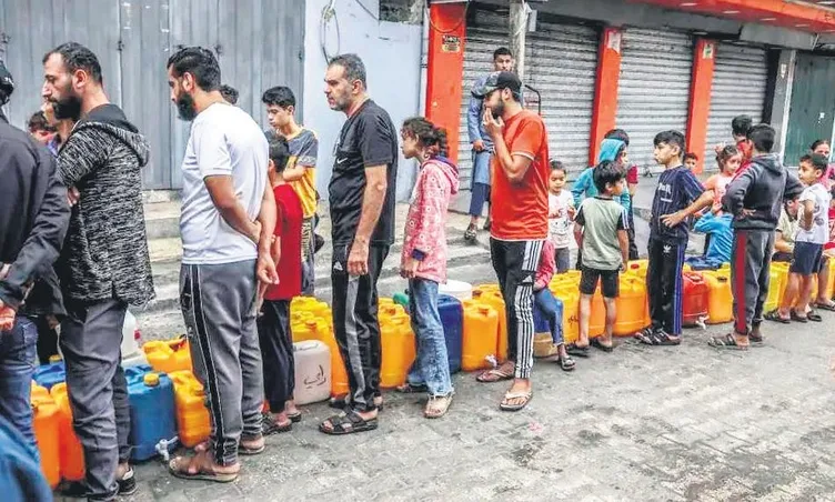 Katil İsrail’in Gazze’deki zulüm arşa ulaştı! İnsanlar ölmek için dua ediyor: Çocuklar lağım suyu içiyor