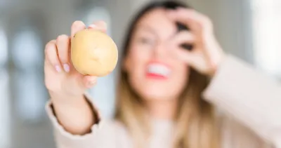 Kremlere servet ödemeye son! Göz altı torbalarını anında siliyor! 15 dakikada gençleştiren formül