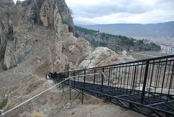 drakula nin esir tutuldugu tokat taki