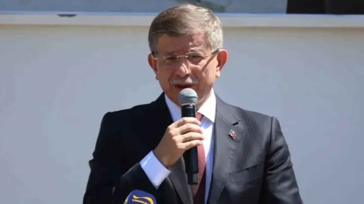 Son dakika: Ahmet Davutoğlu adliyede