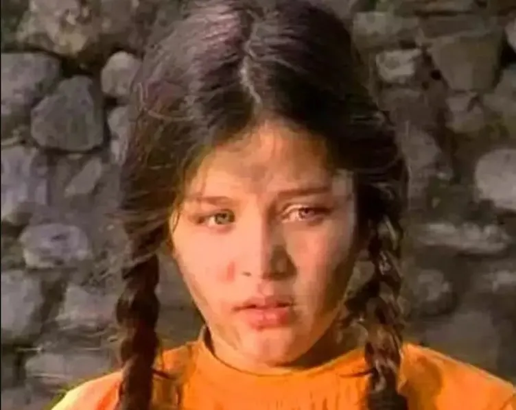 Üvey Baba’nın Lamia’sı büyüdü anne oldu! Ekranların çocuk yıldızı şimdi gözlerden uzak bir hayat yaşıyor: İşte son hali...