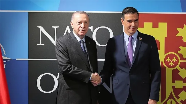 son-dakika-baskan-erdogandan-gazze-diplomasisi-ispanya-basbakani-sanchez-ile-gorustu-1701101647475.jpg
