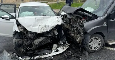 Nevşehir’de kafa kafaya çarpışma! 4 kişi yaralandı #nevsehir