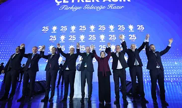 Üç Milletvekili ve Yedi Belediye Başkanı AK Parti'ye Katıldı; Rozetlerini Cumhurbaşkanı Erdoğan Taktı