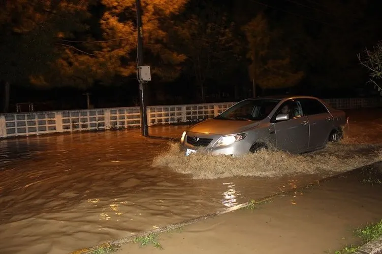 Adıyaman’da sağanak sele neden oldu