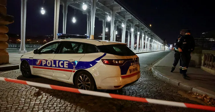 Paris’te bıçaklı saldırı: 1 kişi öldü