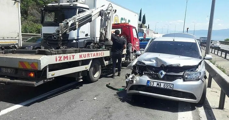 Anadolu Otoyolu’nda 3 aracın karıştığı kazada 7 kişi yaralandı
